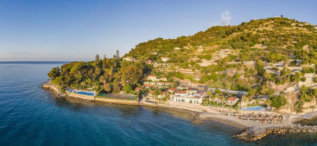 Residence Baia La Ruota Бордігера Екстер'єр фото