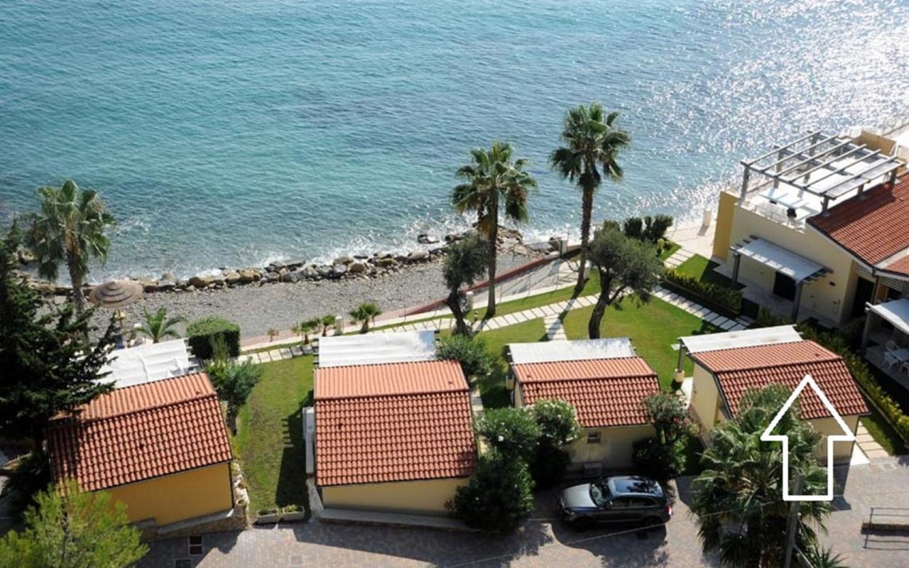 Residence Baia La Ruota Бордігера Екстер'єр фото
